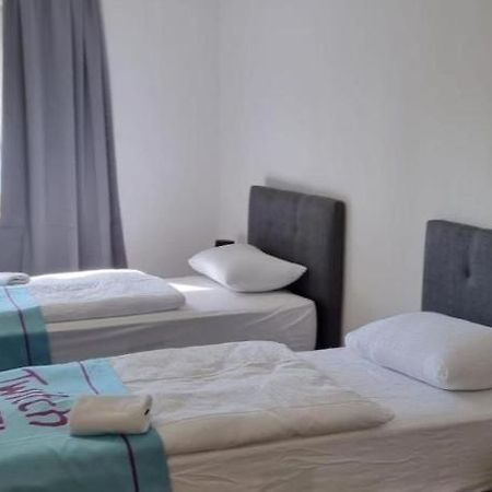 Twitch Apartments Ахим Экстерьер фото