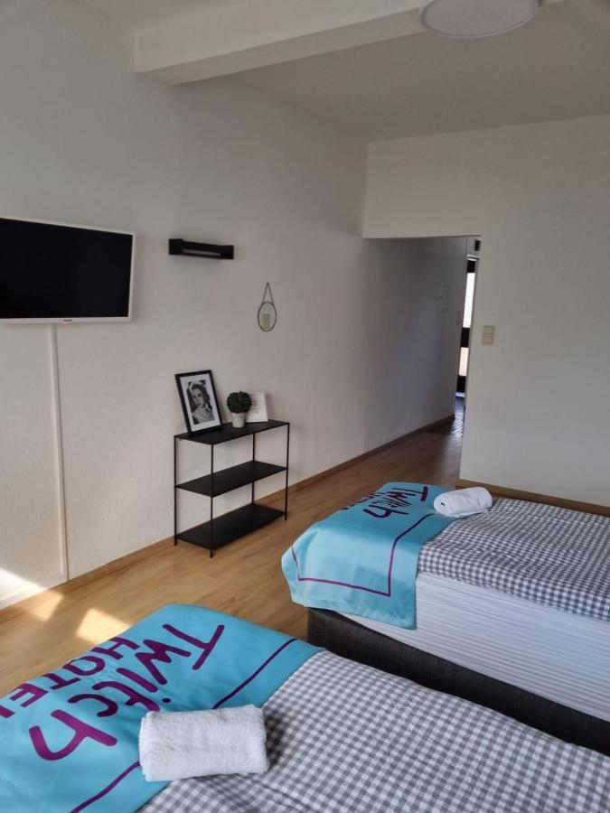 Twitch Apartments Ахим Экстерьер фото