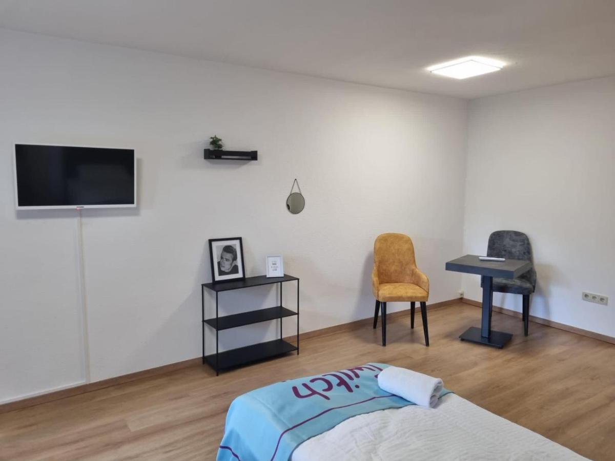 Twitch Apartments Ахим Экстерьер фото