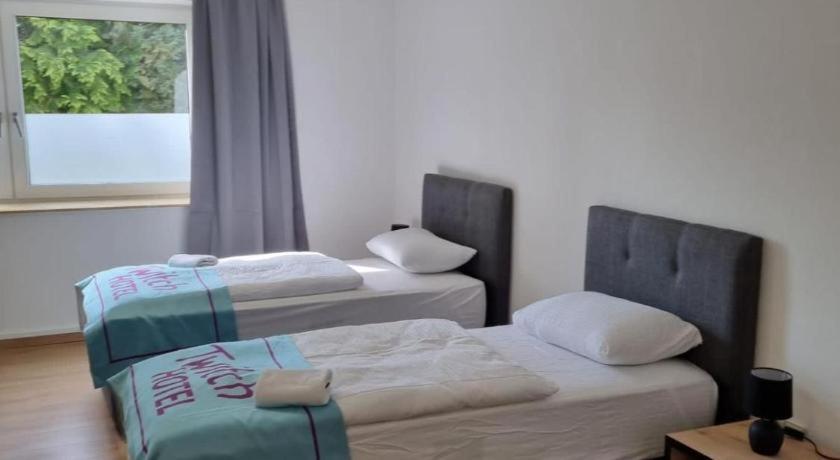 Twitch Apartments Ахим Экстерьер фото